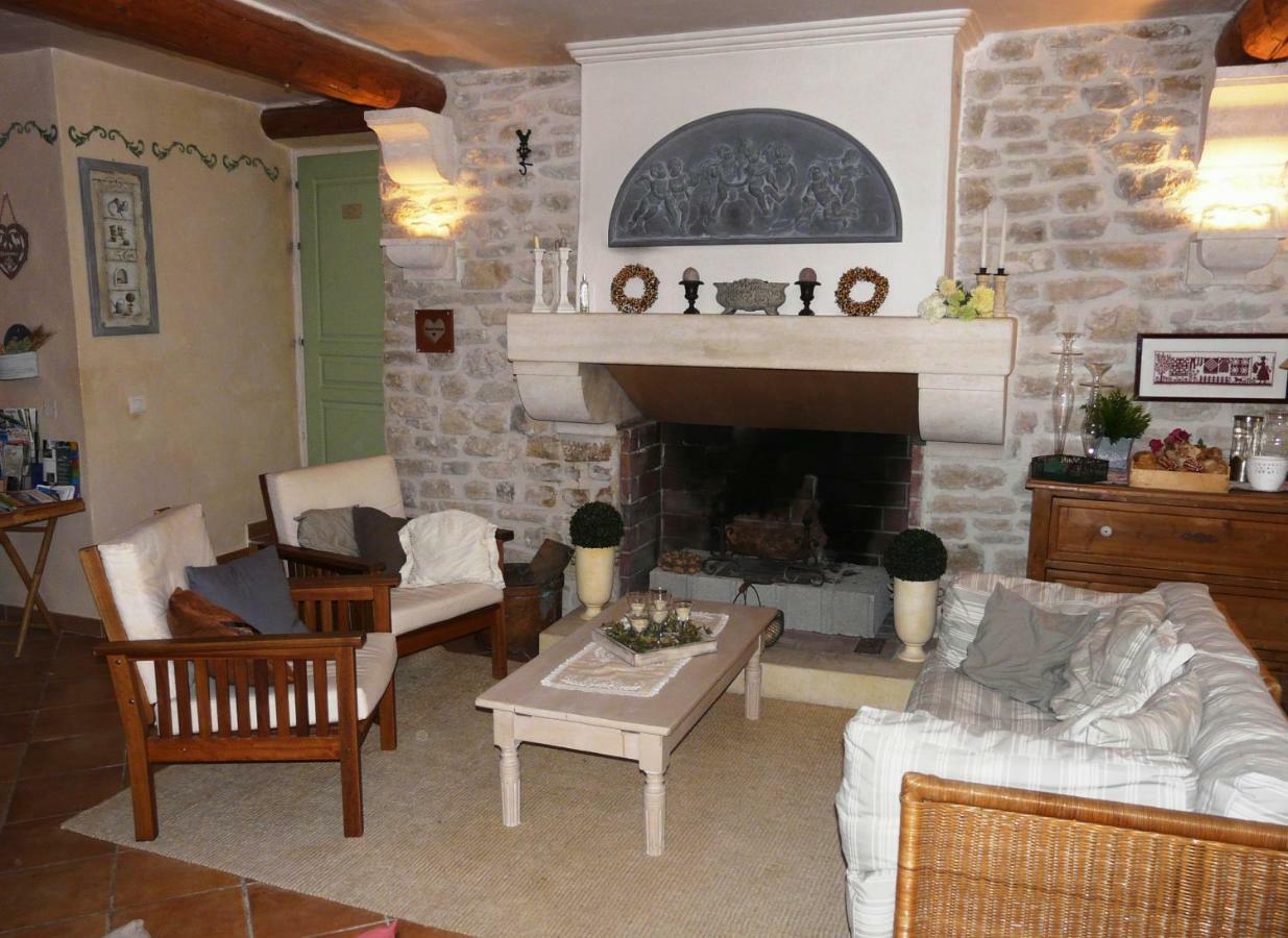 Bed and Breakfast La Capucine Lagnes Zewnętrze zdjęcie
